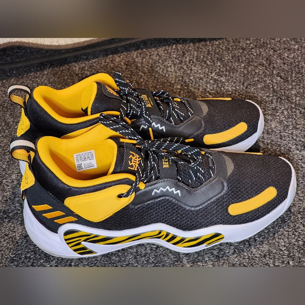 Adidas D.O.N. Issue 3